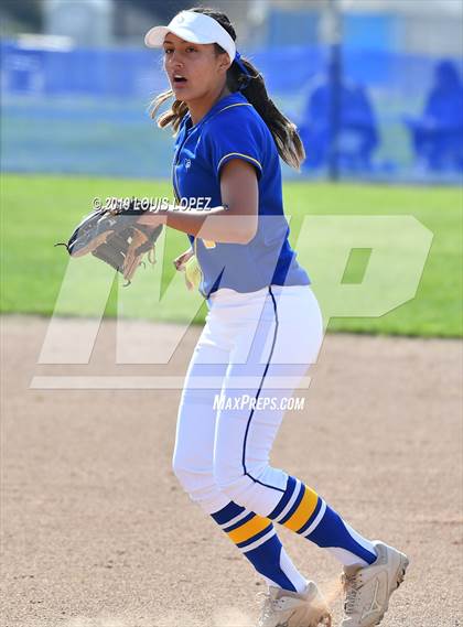 Thumbnail 3 in Charter Oak @ Diamond Ranch photogallery.