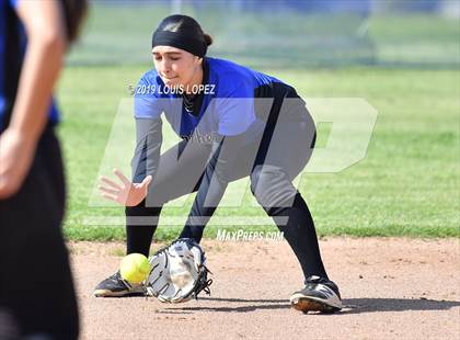 Thumbnail 3 in Charter Oak @ Diamond Ranch photogallery.