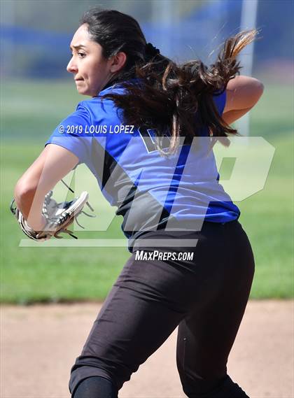 Thumbnail 3 in Charter Oak @ Diamond Ranch photogallery.