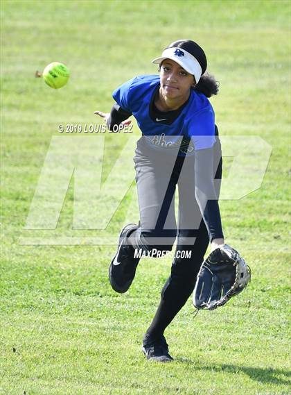 Thumbnail 2 in Charter Oak @ Diamond Ranch photogallery.