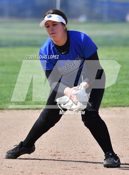 Thumbnail 2 in Charter Oak @ Diamond Ranch photogallery.