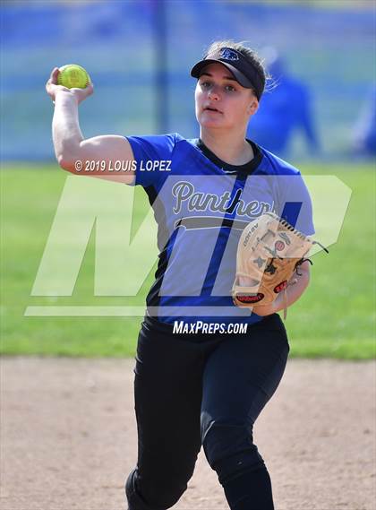 Thumbnail 1 in Charter Oak @ Diamond Ranch photogallery.