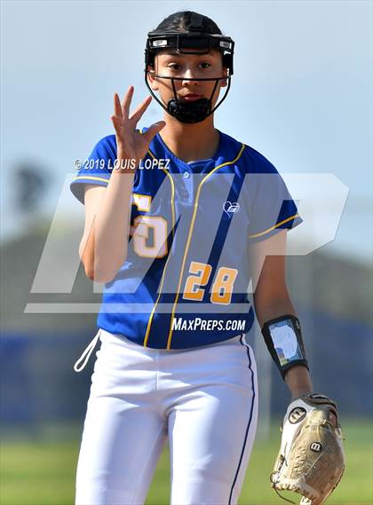 Thumbnail 3 in Charter Oak @ Diamond Ranch photogallery.
