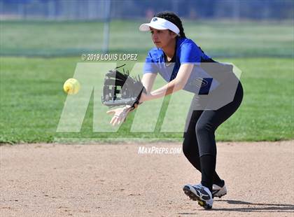 Thumbnail 2 in Charter Oak @ Diamond Ranch photogallery.