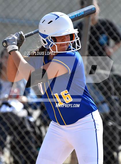 Thumbnail 2 in Charter Oak @ Diamond Ranch photogallery.