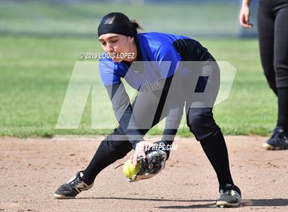 Thumbnail 3 in Charter Oak @ Diamond Ranch photogallery.