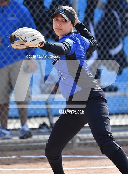 Thumbnail 2 in Charter Oak @ Diamond Ranch photogallery.