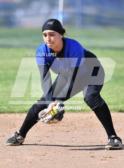 Thumbnail 3 in Charter Oak @ Diamond Ranch photogallery.