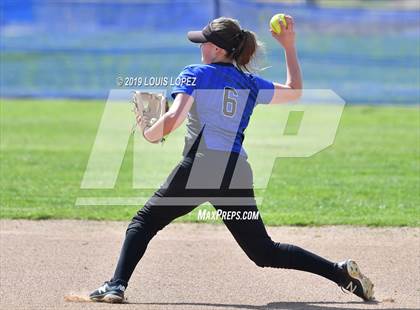 Thumbnail 3 in Charter Oak @ Diamond Ranch photogallery.