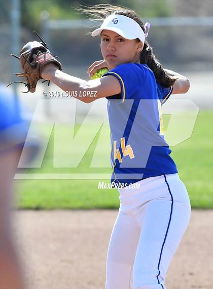 Thumbnail 3 in Charter Oak @ Diamond Ranch photogallery.