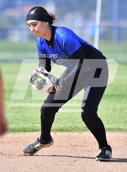 Thumbnail 2 in Charter Oak @ Diamond Ranch photogallery.