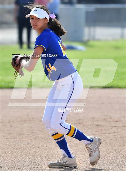 Thumbnail 1 in Charter Oak @ Diamond Ranch photogallery.