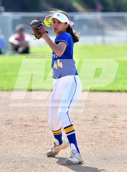 Thumbnail 3 in Charter Oak @ Diamond Ranch photogallery.