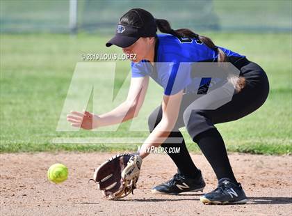 Thumbnail 3 in Charter Oak @ Diamond Ranch photogallery.