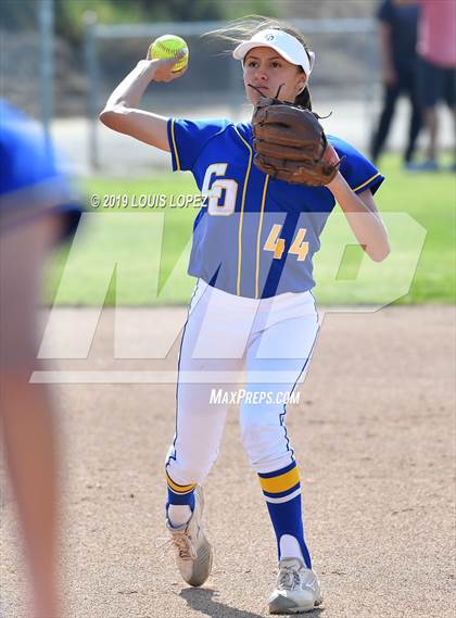 Thumbnail 2 in Charter Oak @ Diamond Ranch photogallery.