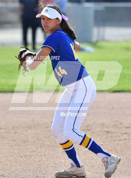 Thumbnail 2 in Charter Oak @ Diamond Ranch photogallery.