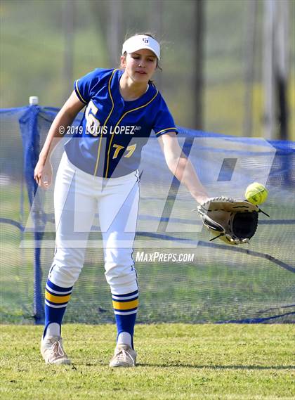 Thumbnail 3 in Charter Oak @ Diamond Ranch photogallery.