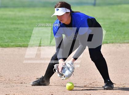 Thumbnail 3 in Charter Oak @ Diamond Ranch photogallery.