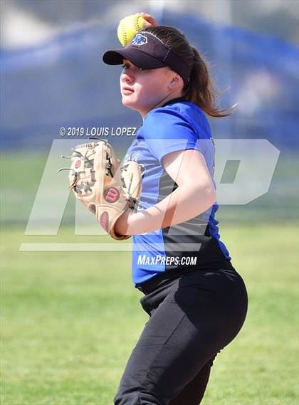 Thumbnail 3 in Charter Oak @ Diamond Ranch photogallery.