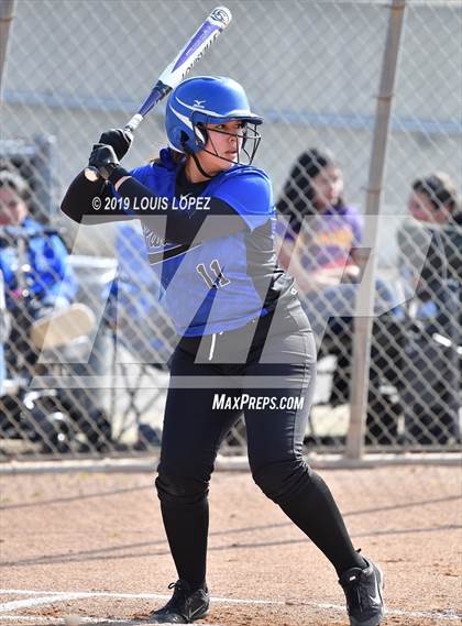 Thumbnail 2 in Charter Oak @ Diamond Ranch photogallery.
