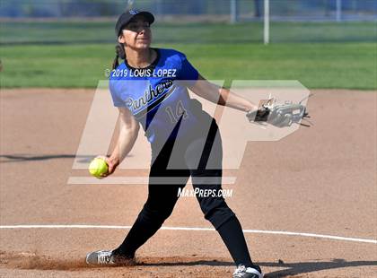Thumbnail 3 in Charter Oak @ Diamond Ranch photogallery.