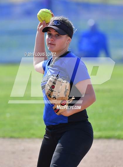 Thumbnail 3 in Charter Oak @ Diamond Ranch photogallery.