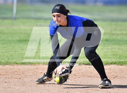Thumbnail 2 in Charter Oak @ Diamond Ranch photogallery.