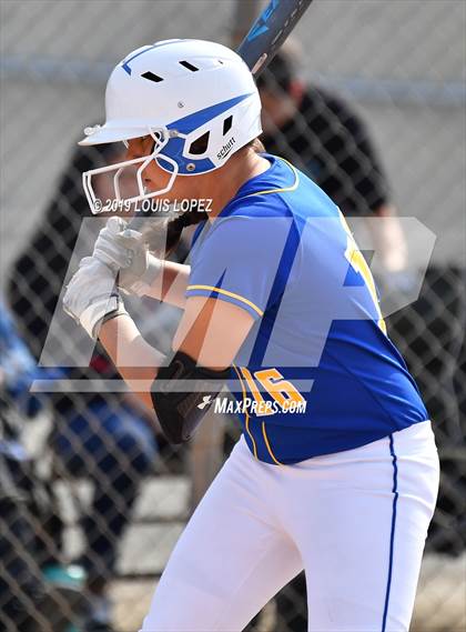 Thumbnail 2 in Charter Oak @ Diamond Ranch photogallery.