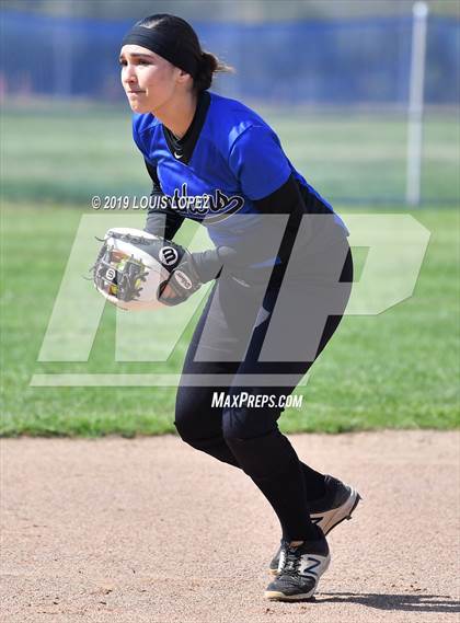 Thumbnail 2 in Charter Oak @ Diamond Ranch photogallery.
