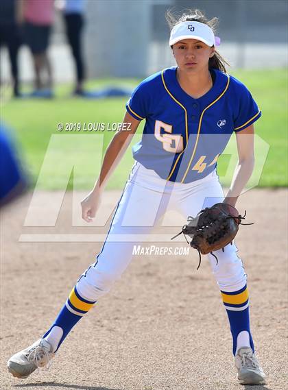 Thumbnail 3 in Charter Oak @ Diamond Ranch photogallery.