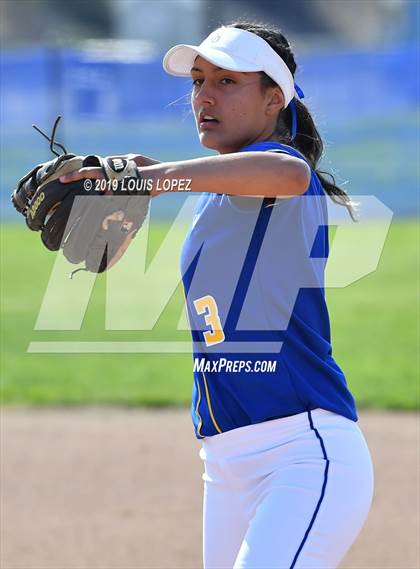 Thumbnail 3 in Charter Oak @ Diamond Ranch photogallery.