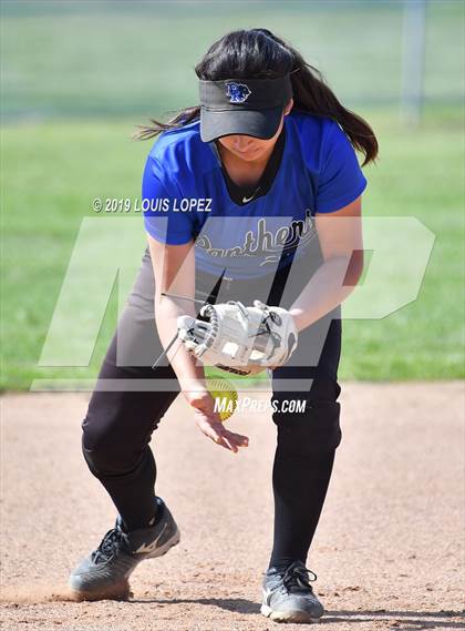 Thumbnail 2 in Charter Oak @ Diamond Ranch photogallery.