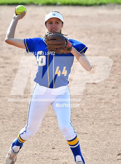 Thumbnail 3 in Charter Oak @ Diamond Ranch photogallery.