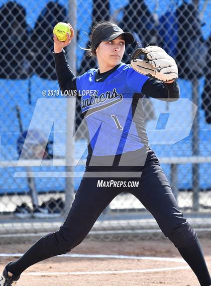 Thumbnail 3 in Charter Oak @ Diamond Ranch photogallery.