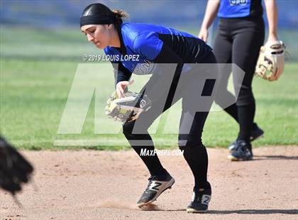 Thumbnail 2 in Charter Oak @ Diamond Ranch photogallery.