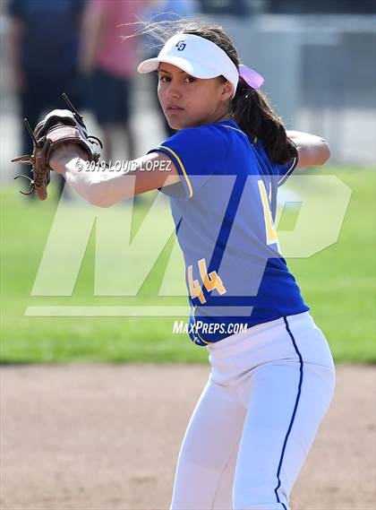 Thumbnail 1 in Charter Oak @ Diamond Ranch photogallery.
