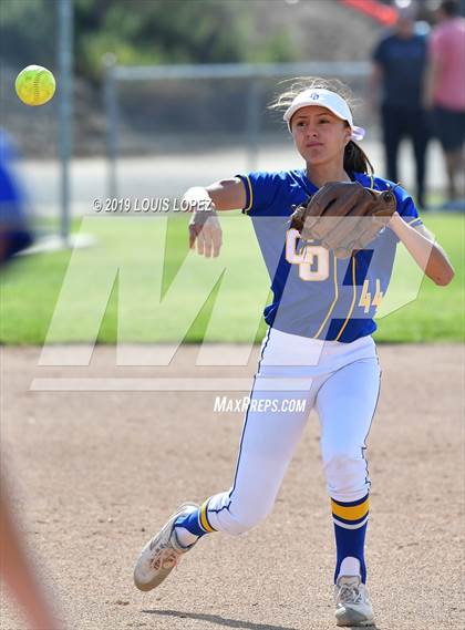 Thumbnail 3 in Charter Oak @ Diamond Ranch photogallery.