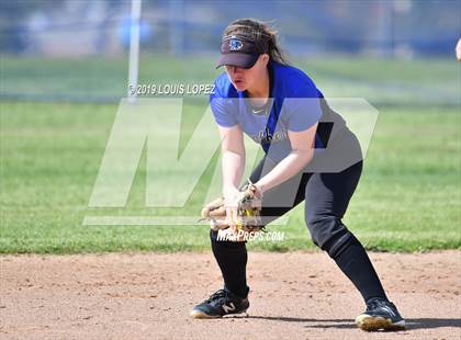 Thumbnail 2 in Charter Oak @ Diamond Ranch photogallery.
