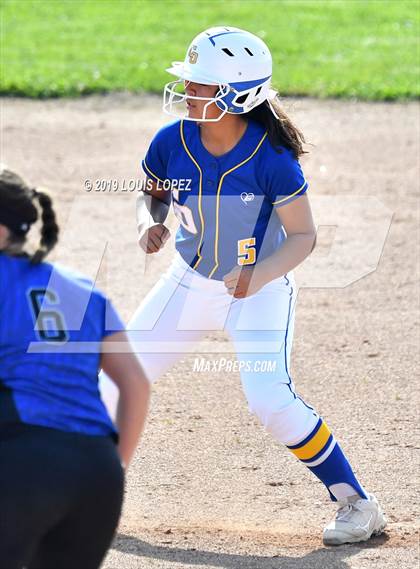 Thumbnail 2 in Charter Oak @ Diamond Ranch photogallery.