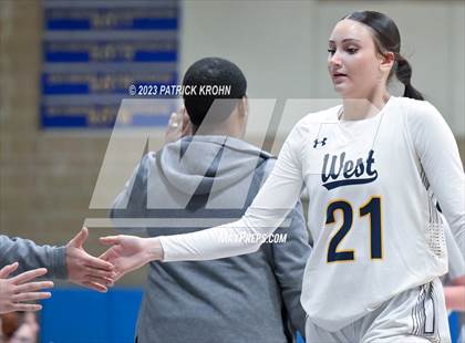 Thumbnail 2 in West Seattle vs Central Kitsap (3A Opening Round) photogallery.