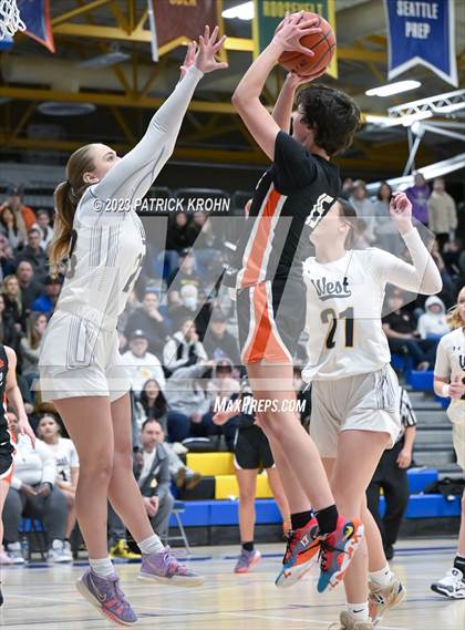Thumbnail 1 in West Seattle vs Central Kitsap (3A Opening Round) photogallery.