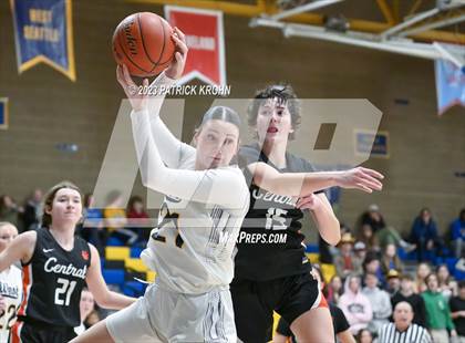 Thumbnail 1 in West Seattle vs Central Kitsap (3A Opening Round) photogallery.