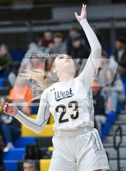 Thumbnail 3 in West Seattle vs Central Kitsap (3A Opening Round) photogallery.
