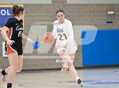 Thumbnail 3 in West Seattle vs Central Kitsap (3A Opening Round) photogallery.