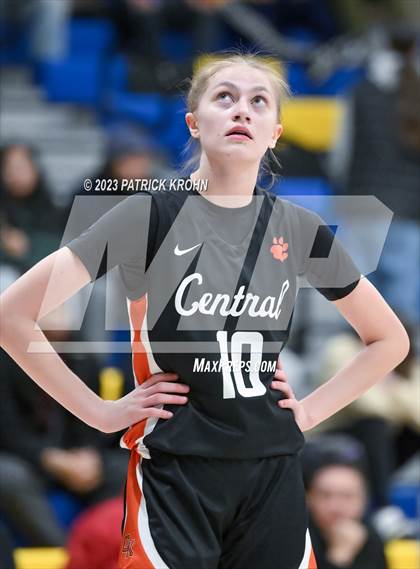Thumbnail 3 in West Seattle vs Central Kitsap (3A Opening Round) photogallery.