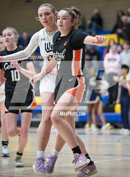 Thumbnail 3 in West Seattle vs Central Kitsap (3A Opening Round) photogallery.