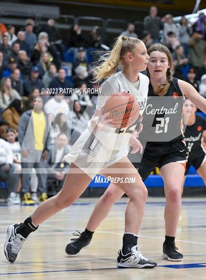 Thumbnail 3 in West Seattle vs Central Kitsap (3A Opening Round) photogallery.