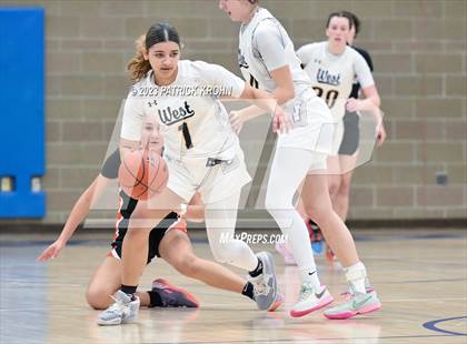 Thumbnail 2 in West Seattle vs Central Kitsap (3A Opening Round) photogallery.