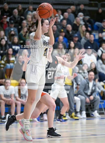 Thumbnail 2 in West Seattle vs Central Kitsap (3A Opening Round) photogallery.