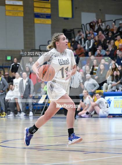 Thumbnail 2 in West Seattle vs Central Kitsap (3A Opening Round) photogallery.